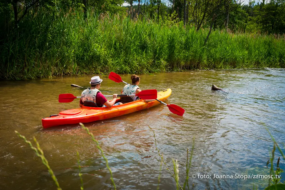 Co zabrać na szkolny spływ kajakowy. Poradnik dla uczniów i nauczycieli