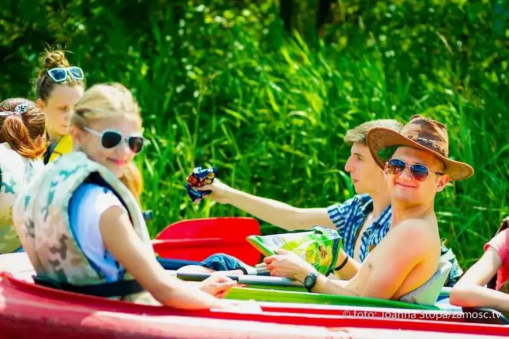 Łagodna trasa rodzinna na kajaki w okolicach Zwierzyńca.