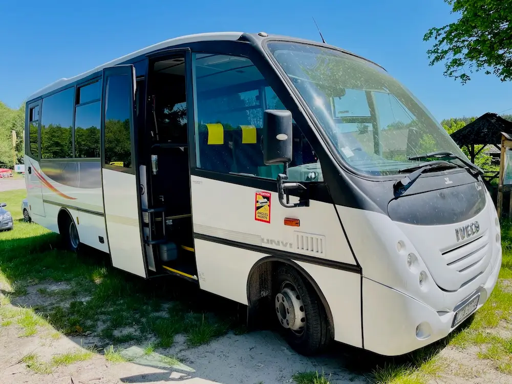 Transport kajaków U Rudego z końca etapu Zwierzyniec.